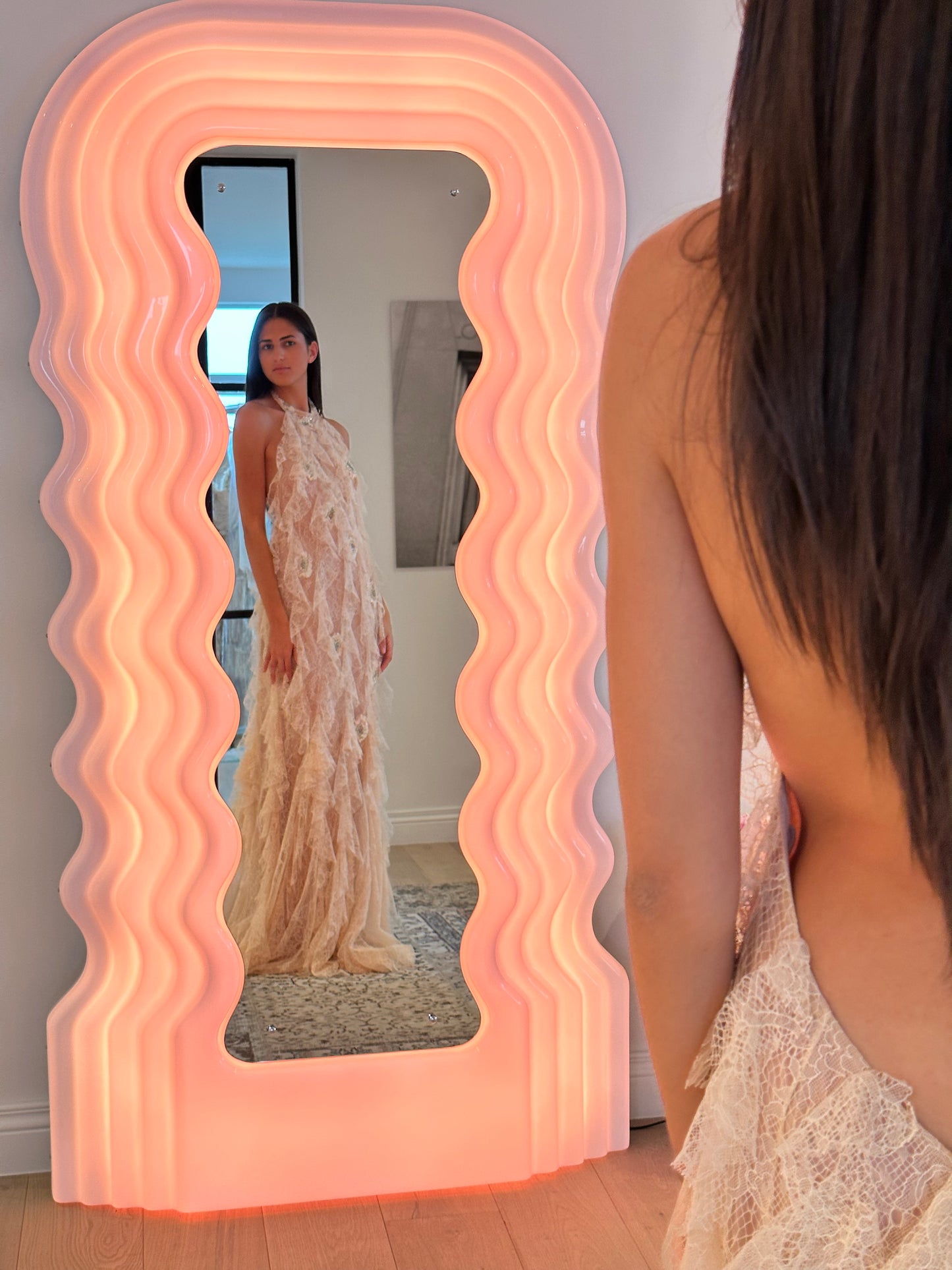 HALTER VERTICALE MAXI-JURK MET OPEN RUG GERUIST